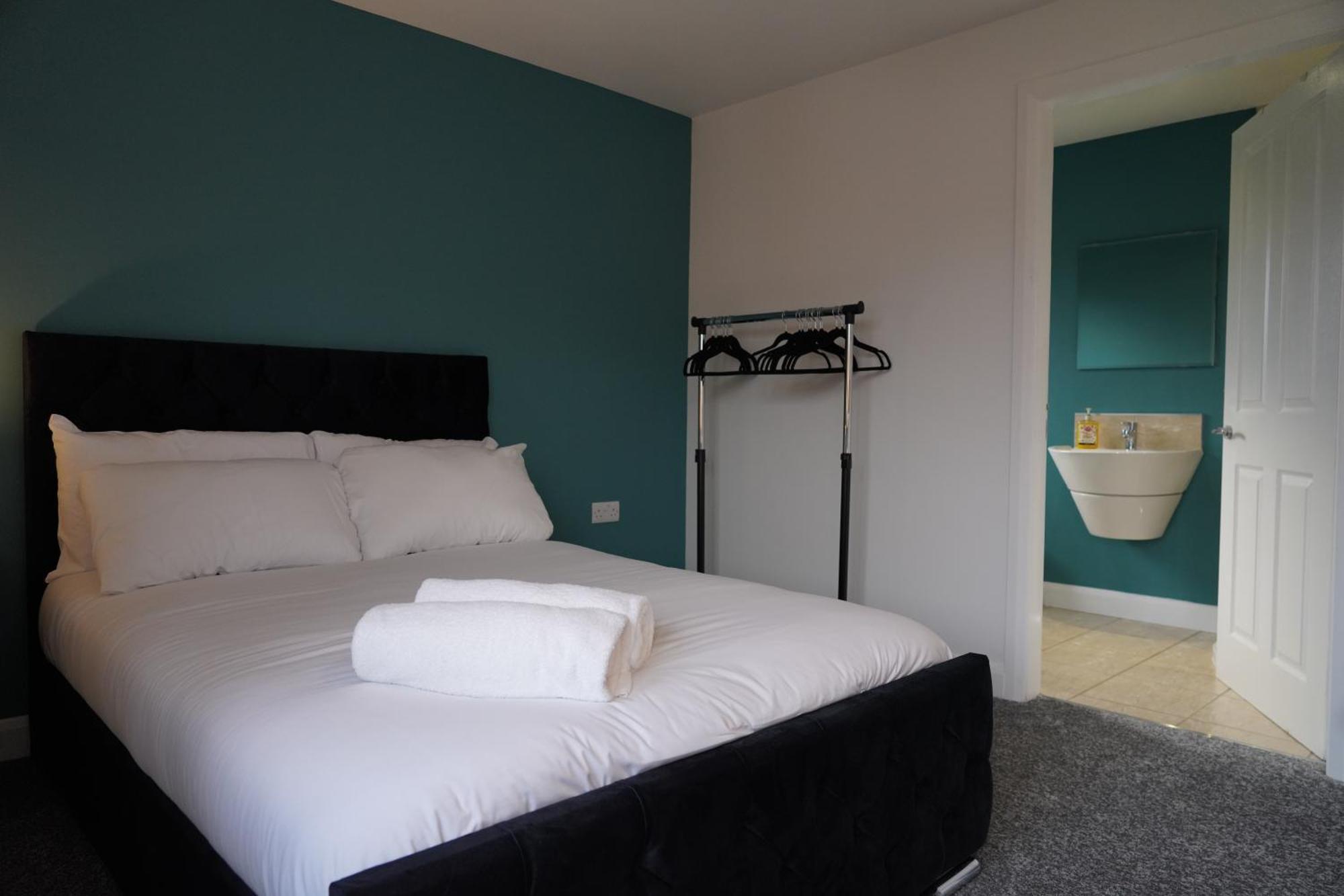 8 Double Beds In A 5 Bedroom House, Pets Welcome Epworth Buitenkant foto