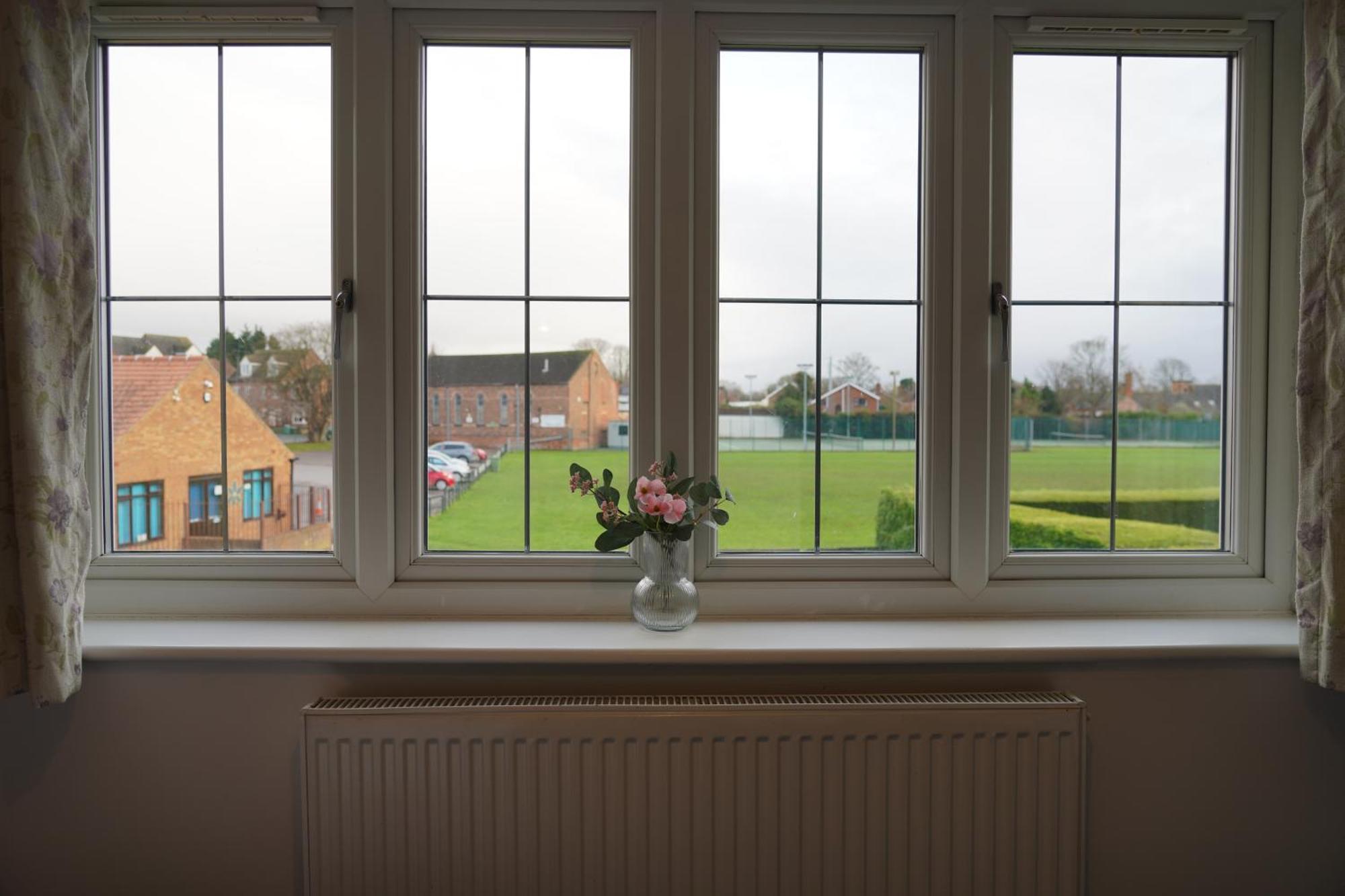 8 Double Beds In A 5 Bedroom House, Pets Welcome Epworth Buitenkant foto