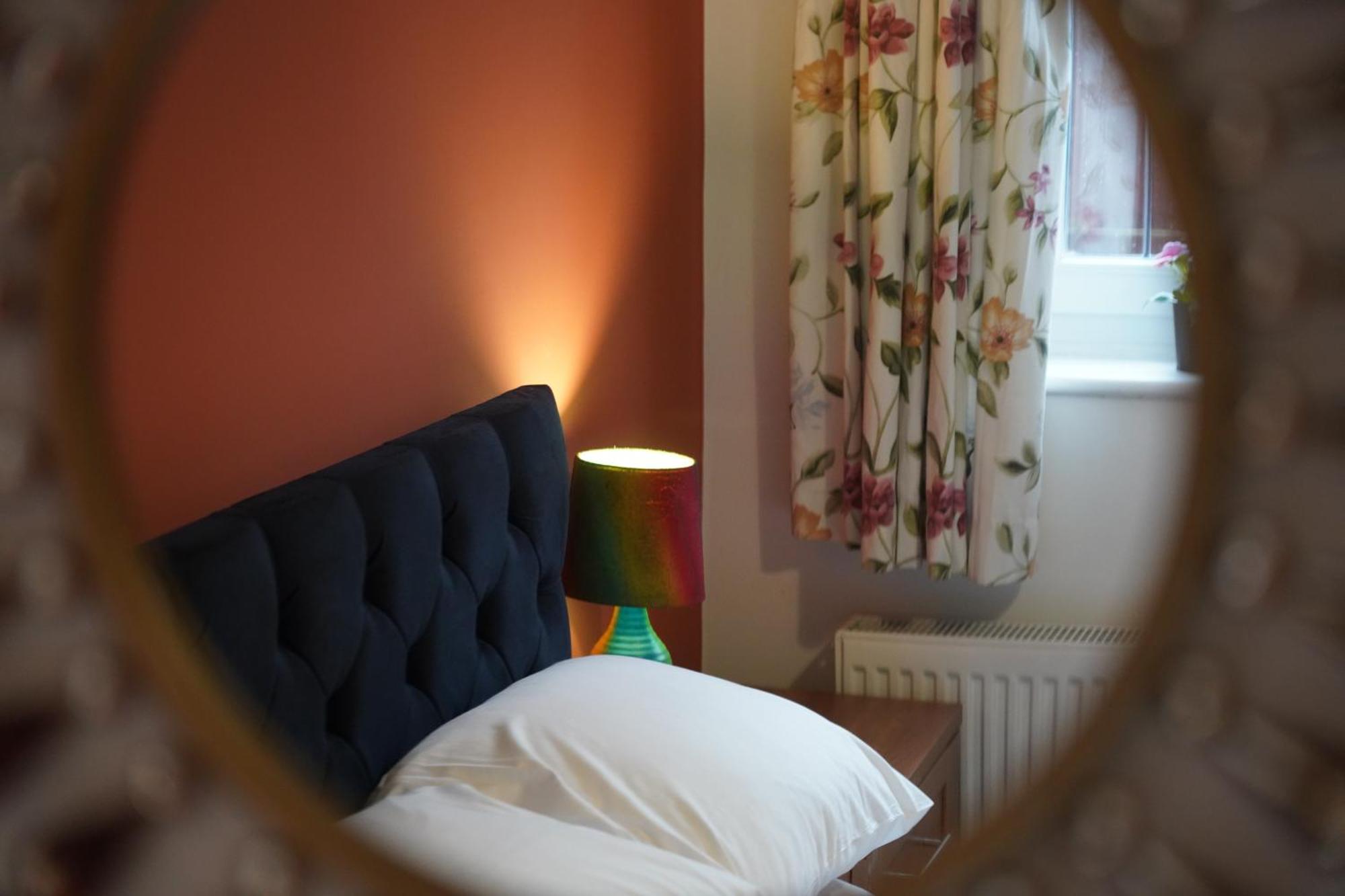 8 Double Beds In A 5 Bedroom House, Pets Welcome Epworth Buitenkant foto